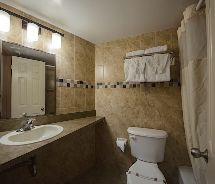 Bathroom_Queen_Suite-709-800-600-80-c